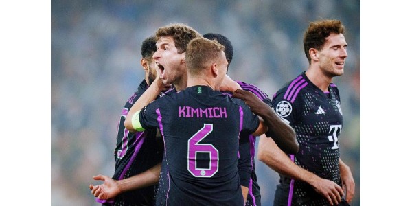 Thomas Müller espera sinceramente que os jovens jogadores do FC Bayern München melhorem em qualidade